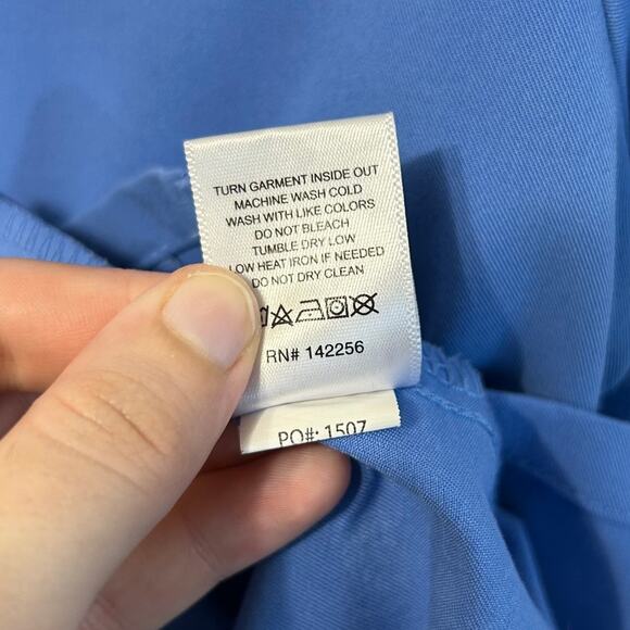 FIGS Casma Three-Pocket Scrub Top Women's Sz XS Ceil Blue Healthcare Medical - Picture 6 of 8